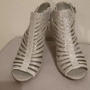 D SILVER HEELS